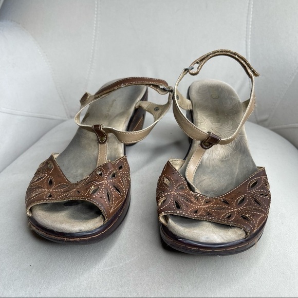 J-41 ADVENTURE Cassia Open Toe Sandal Heels Vegan Size 9.5 Womens - Picture 2 of 4